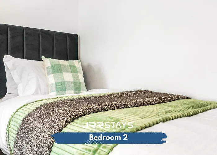 Jrr Stays 3Bed Sleeps 8- Coventry/Antsy M6-J2 Cv7