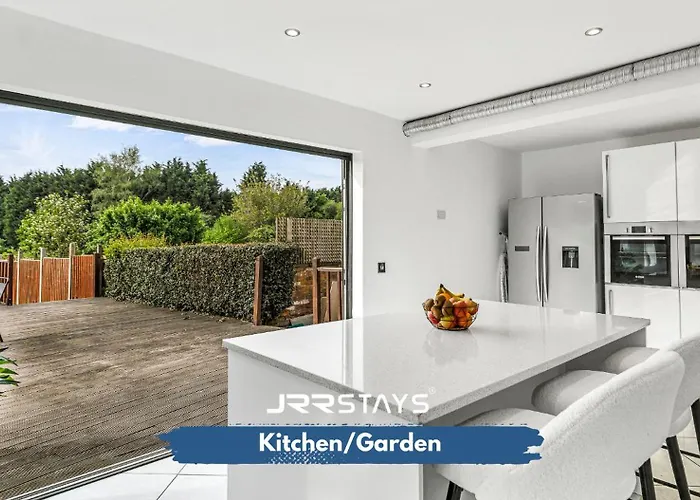 Jrr Stays 3Bed Sleeps 8- Coventry/Antsy M6-J2 Cv7