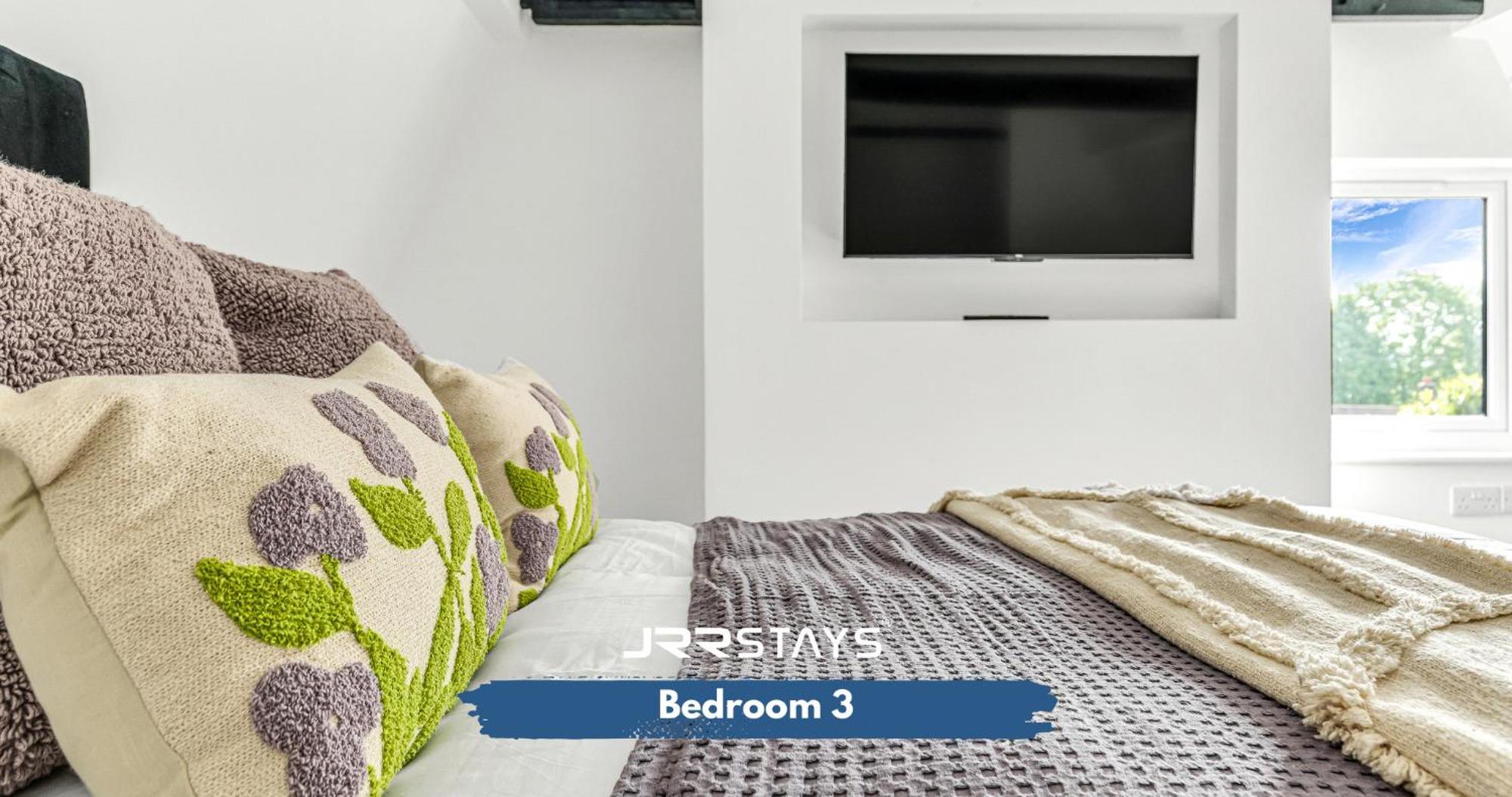 Jrr 3bed Sleeps 8- Coventry/antsy M6-j2 Cv7