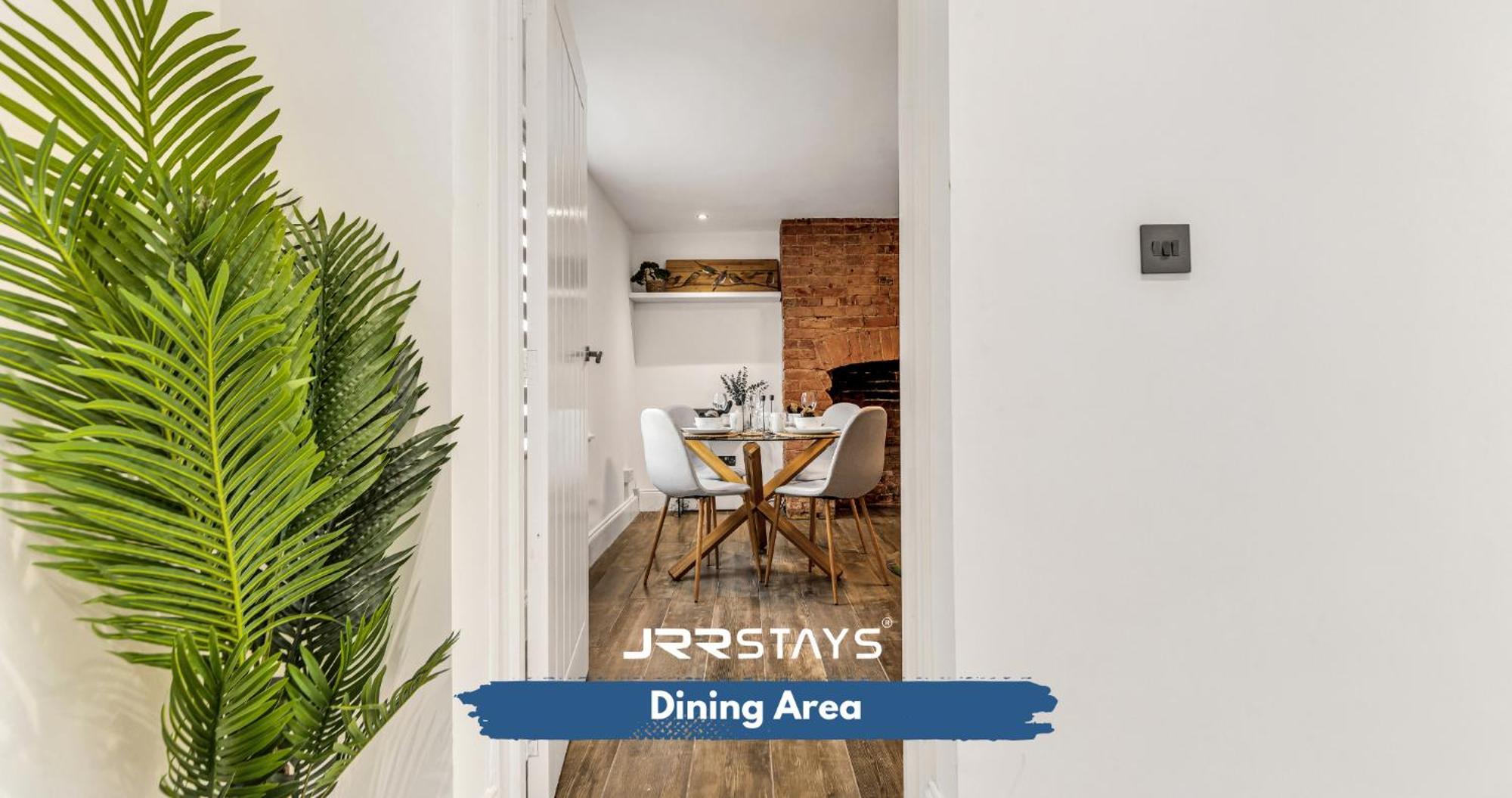 Jrr 3bed Sleeps 8- Coventry/antsy M6-j2 Cv7